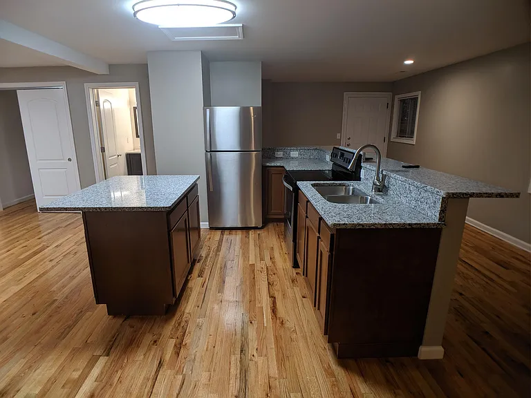 2435 S Dixie Dr — Photo 28