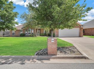 512 Peacock Cir, Altus, OK 73521