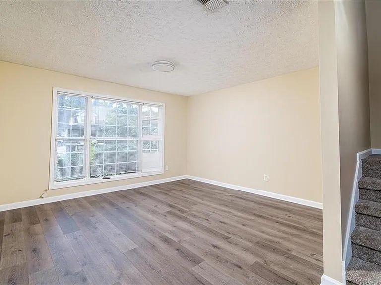 935 Hickory Bend Rd — Photo 6