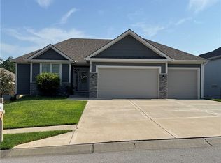 8615 NW 74th Ter, Kansas City, MO 64152