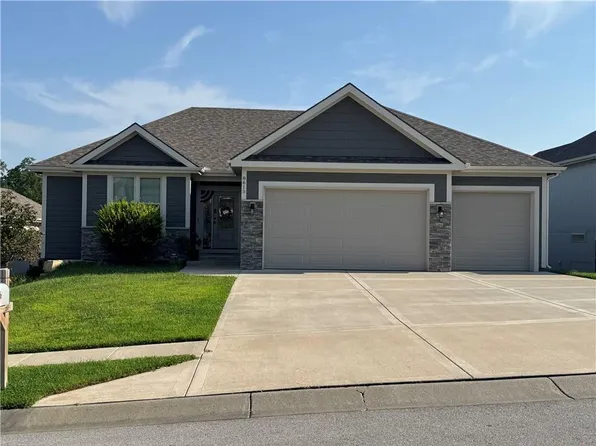 8615 NW 74th Ter, Kansas City, MO 64152