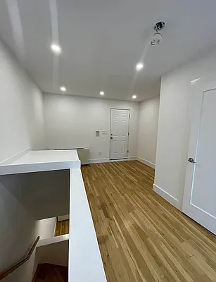 Rented by Compass | media 24