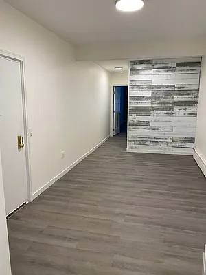 Rented by Standard Living Realty Inc | media 17