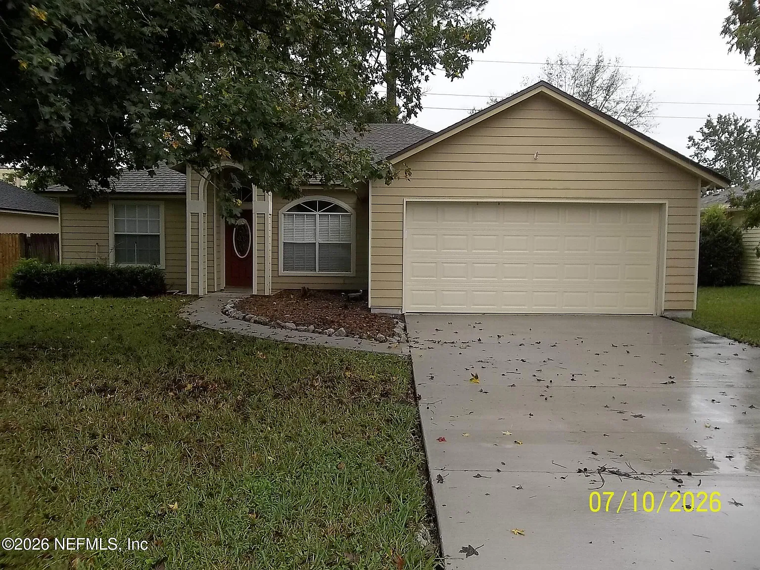 3 bed, 2.0 bath, 1332 sqft, $2,000 — Photo 1