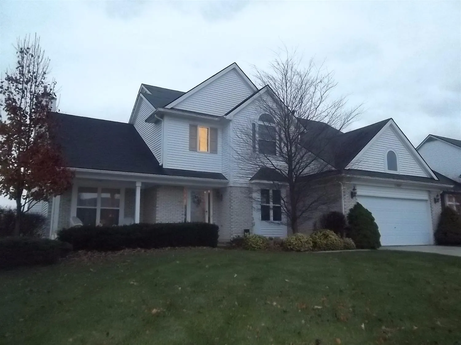 5621 Amber Way photo 1