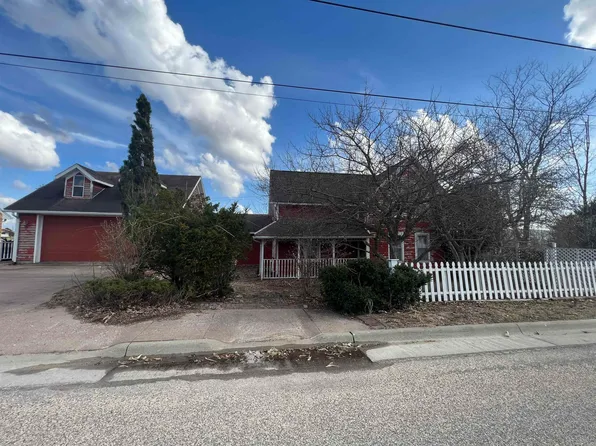 301 W Oak St, Garnavillo, IA 52049
