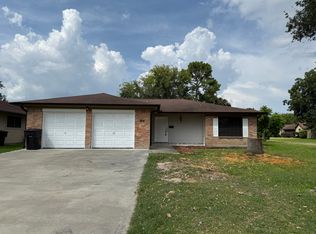 204 N 37th St, Nederland, TX 77627