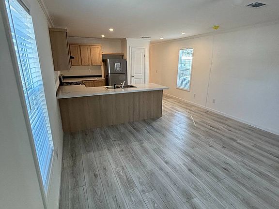 3rd image of 6121 Collins Rd #248