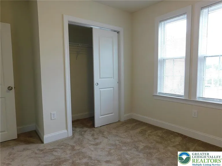 68 W Union Blvd — Photo 27