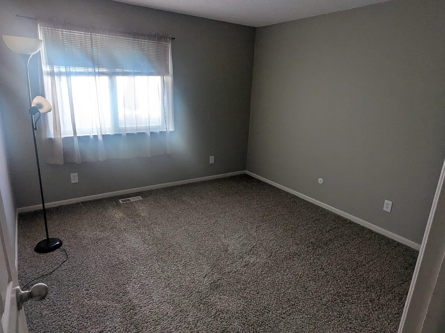 2 bed, 1091 sqft, $1,950 — Photo 4