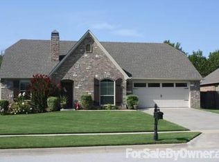 3444 W Earnhardt Dr, Fayetteville, AR 72704