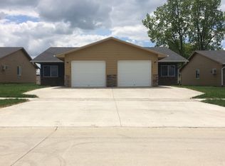 733 William St, Perry, IA 50220