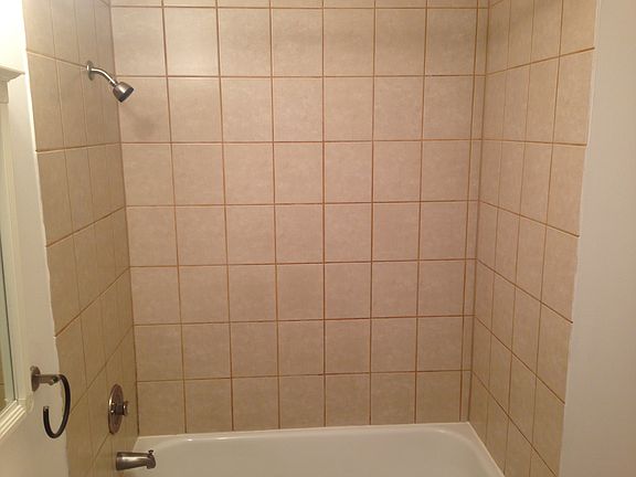 4th image of 850 Des Plaines Ave APT 205