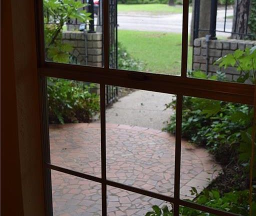 5th image of 1805 Oak Grove Dr