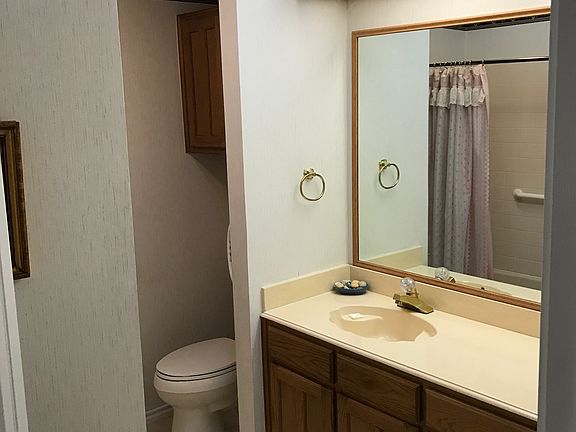 4th image of 536 Evergreen Dr