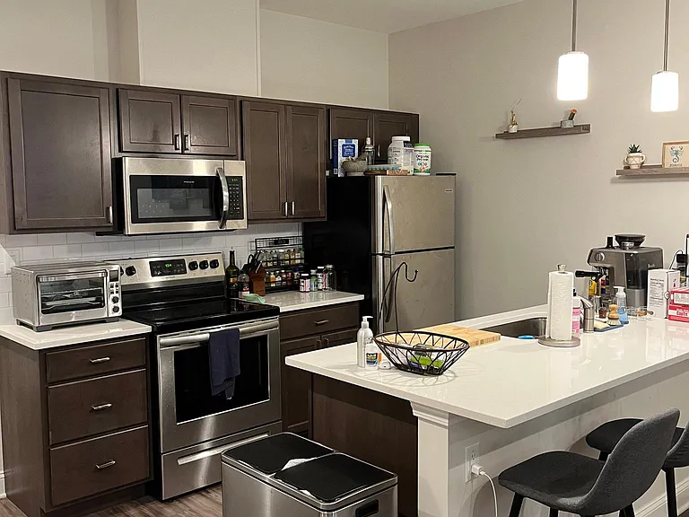 427 Washington Ave #1A — Photo 2