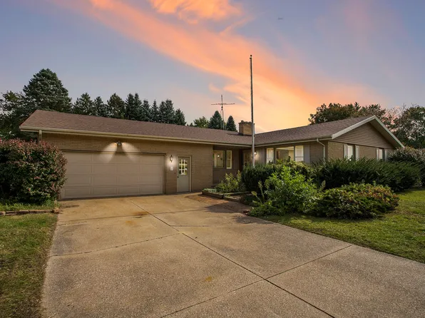 4381 Hart Dr, Saint Joseph, MI 49085