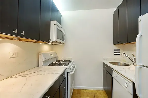 Rented by Compass | media 14