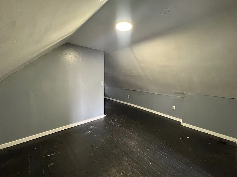 13302 Cranwood DR Garfield Heights, OH. 44105 — Photo 22