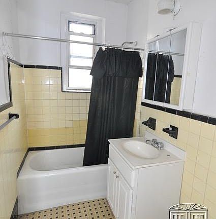 3rd image of 4129 46th St APT 6J