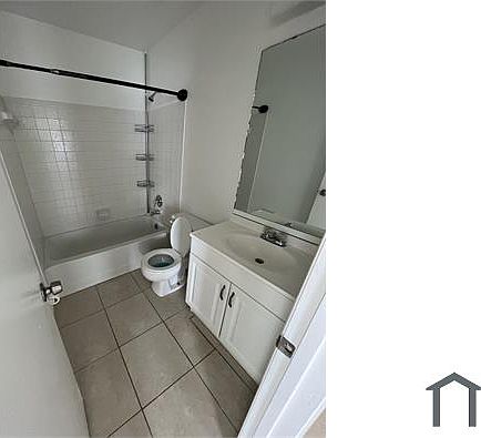 2nd image of 574 SW Tamworth St #574