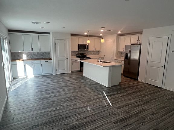 5th image of 376 Yellow Finch Ln