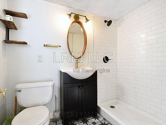 3rd image of 515 E 11th St