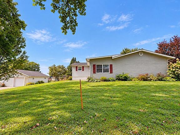5th image of 1618 Pear Pl