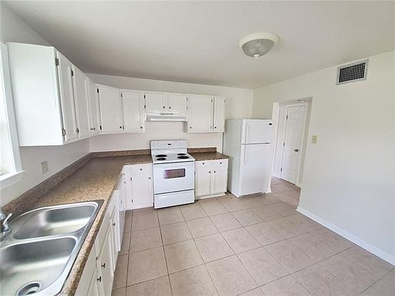 5th image of 114 Zeta St APT A
