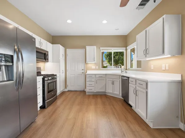 78698 Rockwell Cir, Palm Desert, CA 92211