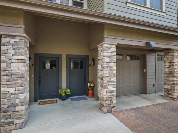 24481 E Pinnacle Ct Unit D, Liberty Lake, WA 99019