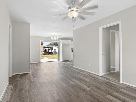 4th image of 3313 Proswimmer St