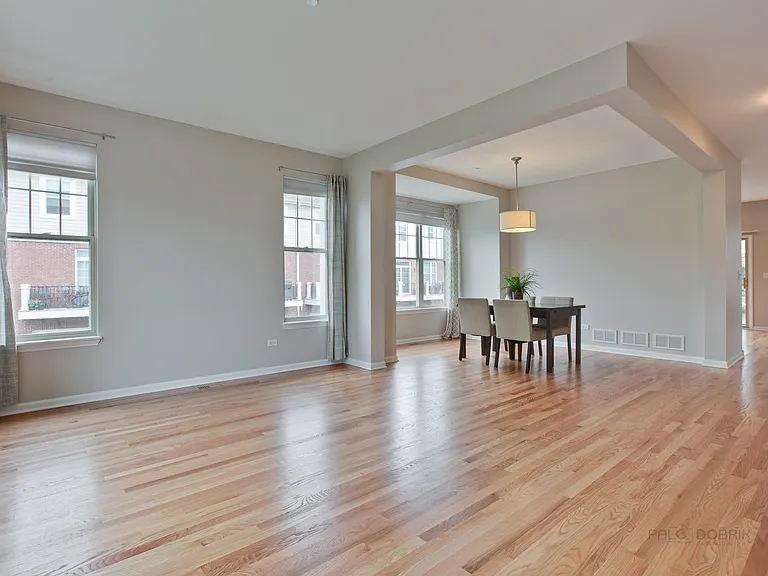 1194 Danforth Ct — Photo 6