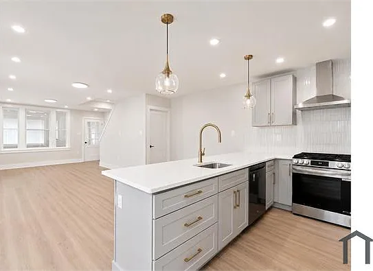 6211 Larchwood Ave — Photo 2
