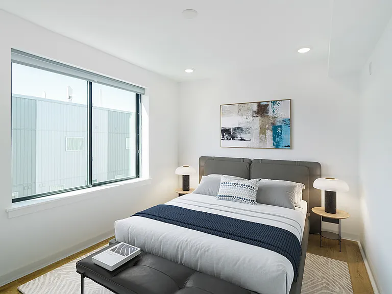 630 Moore St #4R — Photo 4