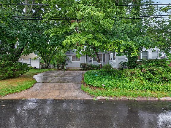 3rd image of 12 W Haven Drive