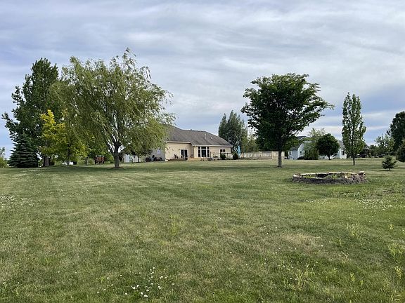 3rd image of 15328 Kingston WAY