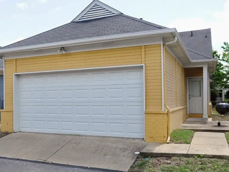 1241 Isle Bay Dr — Photo 16