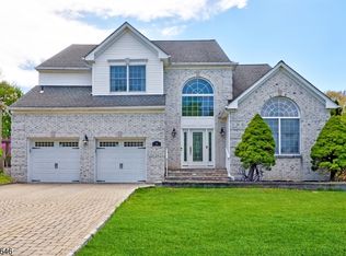 30 Baybury Ct, East Hanover, NJ 07936