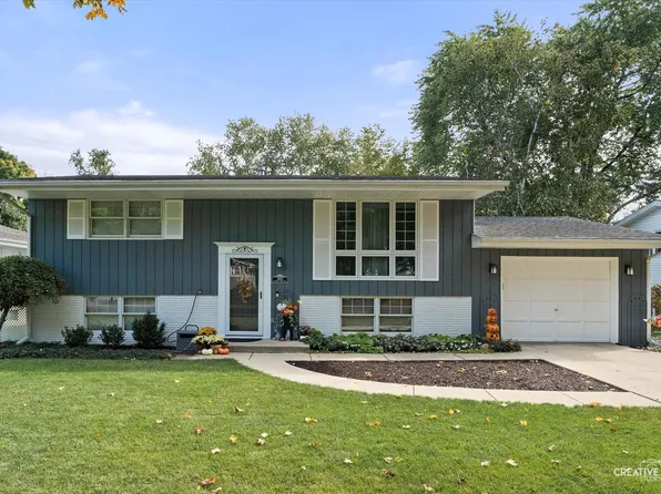 1905 Forrest Ave, Saint Charles, IL 60174