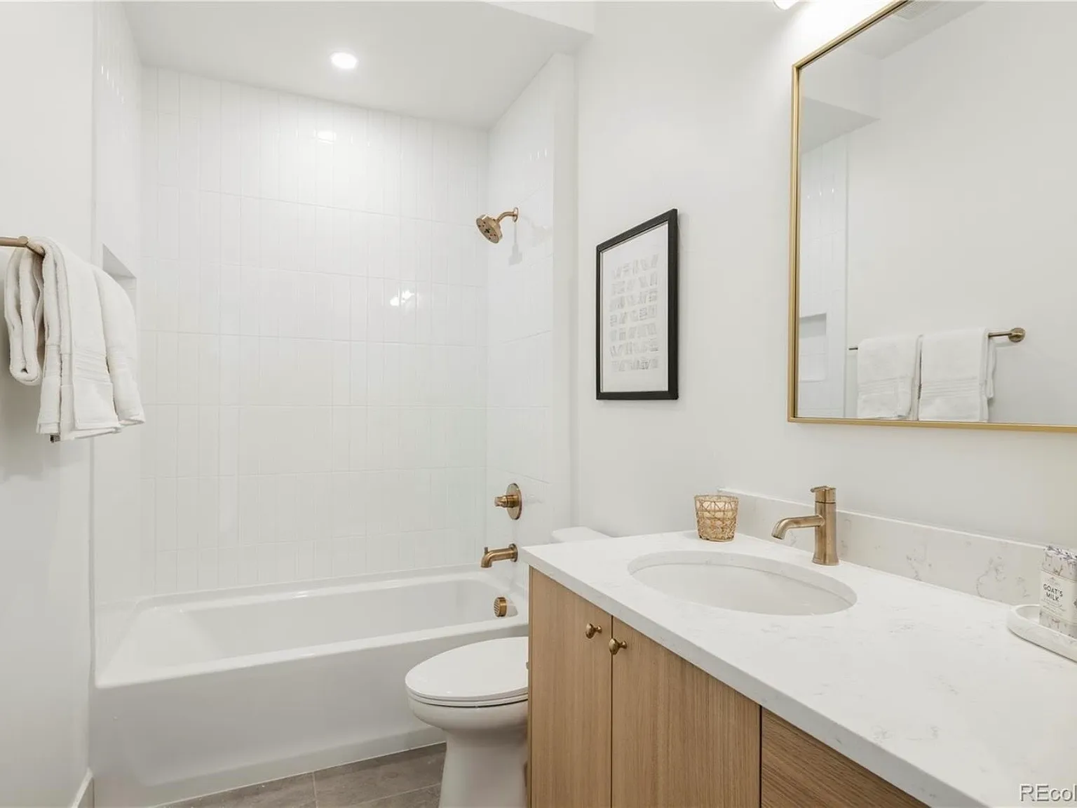 3 bed, 2.5 bath, 1616 sqft, $1,399 — Photo 3