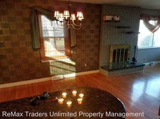 3514 N Woodbine Ter, Peoria, IL 61604