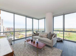 810 W Agatite Ave #1411, Chicago, IL 60640