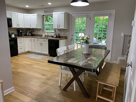 2nd image of 827 Blue Spruce Way