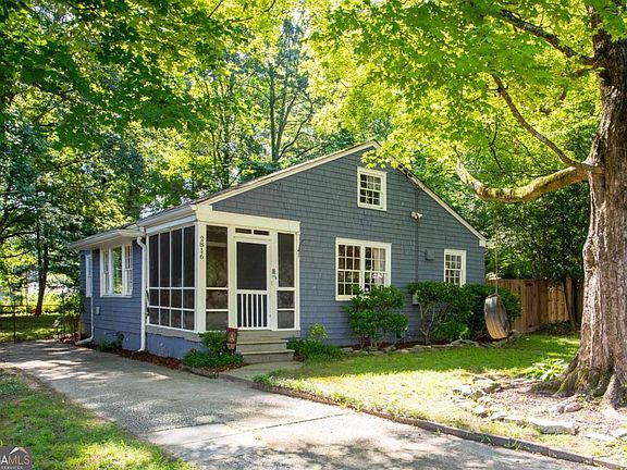 2nd image of 2816 Defoors Ferry Rd NW