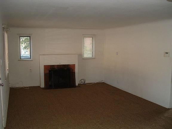 3rd image of 1613 Hazeldine Ave SE APT E
