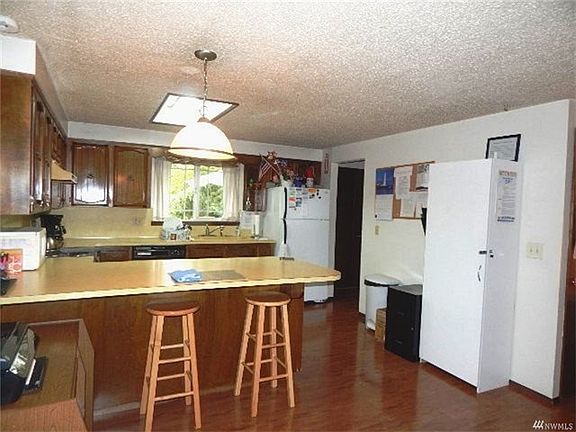 Another view of the kitchen