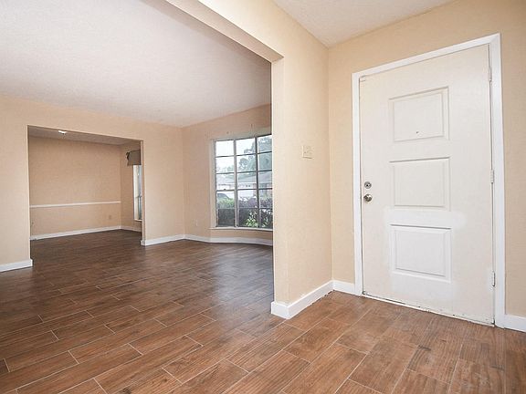3rd image of 16730 Townes Rd