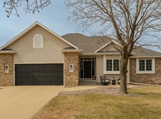 2945 Stonegate Ct SW, Rochester, MN 55902