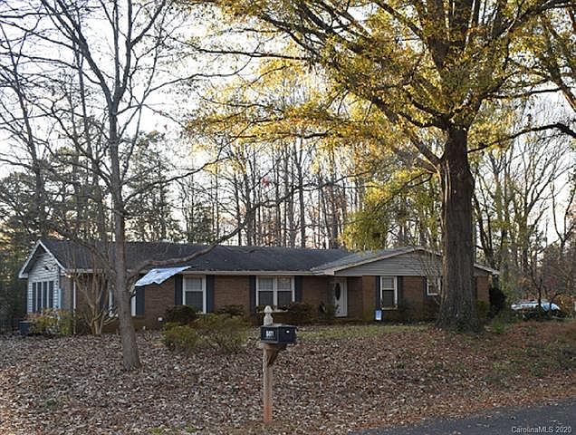 1st image of 8811 Holiday Dr